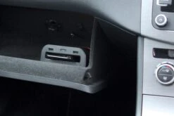 Connects2 Universal In-Car Charging Pocket -Auto Parts Store 289662c