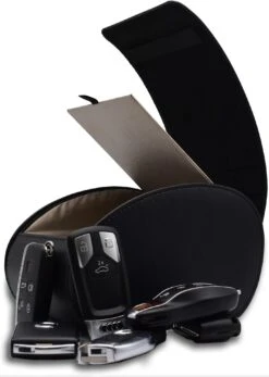 Connected Essentials RFID Signal Blocking Key Box 22 Connected Essentials RFID Signal Blocking Key Box -Auto Parts Store 343398h