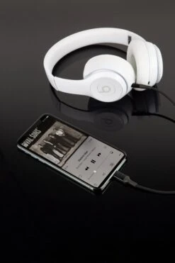 Scosche StrikeLine 3.5mm AUX To Lightning Audio Cable 1.2m 11 Scosche StrikeLine 3.5mm AUX To Lightning Audio Cable 1.2m -Auto Parts Store 460374d