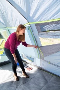 Coleman Meadowood 4L BlackOut, 4 Person Tent -Auto Parts Store 464782e