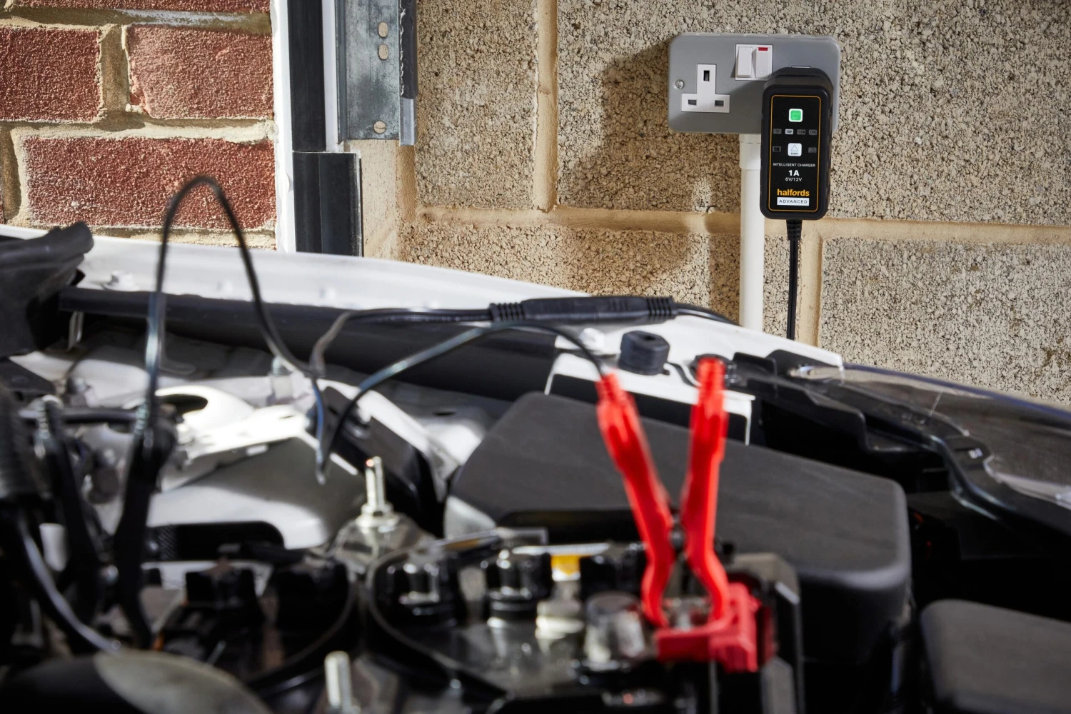 Halfords Smart Battery Charger 1A 6 Halfords Smart Battery Charger 1A - Image 4