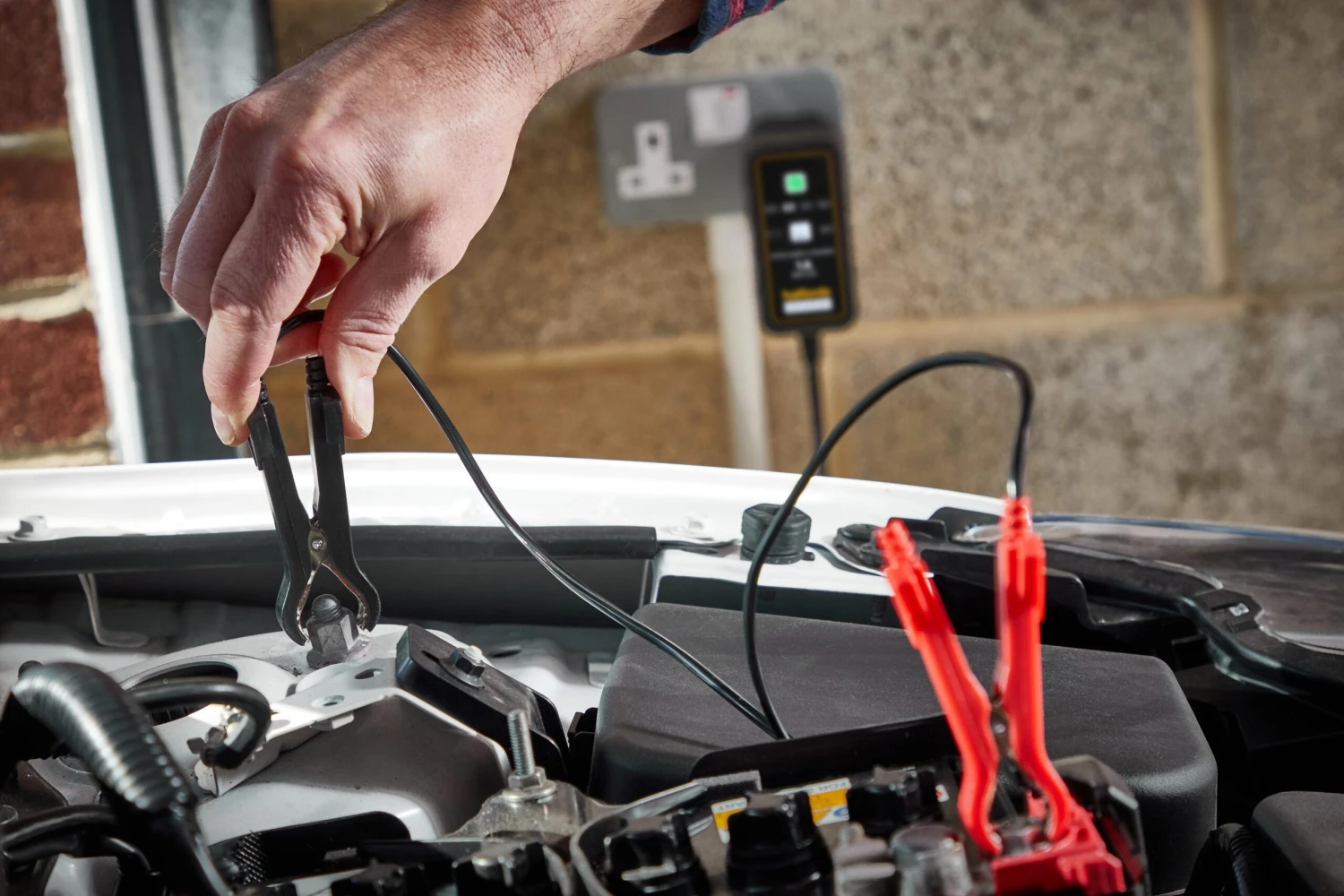 Halfords Smart Battery Charger 1A 7 Halfords Smart Battery Charger 1A - Image 5