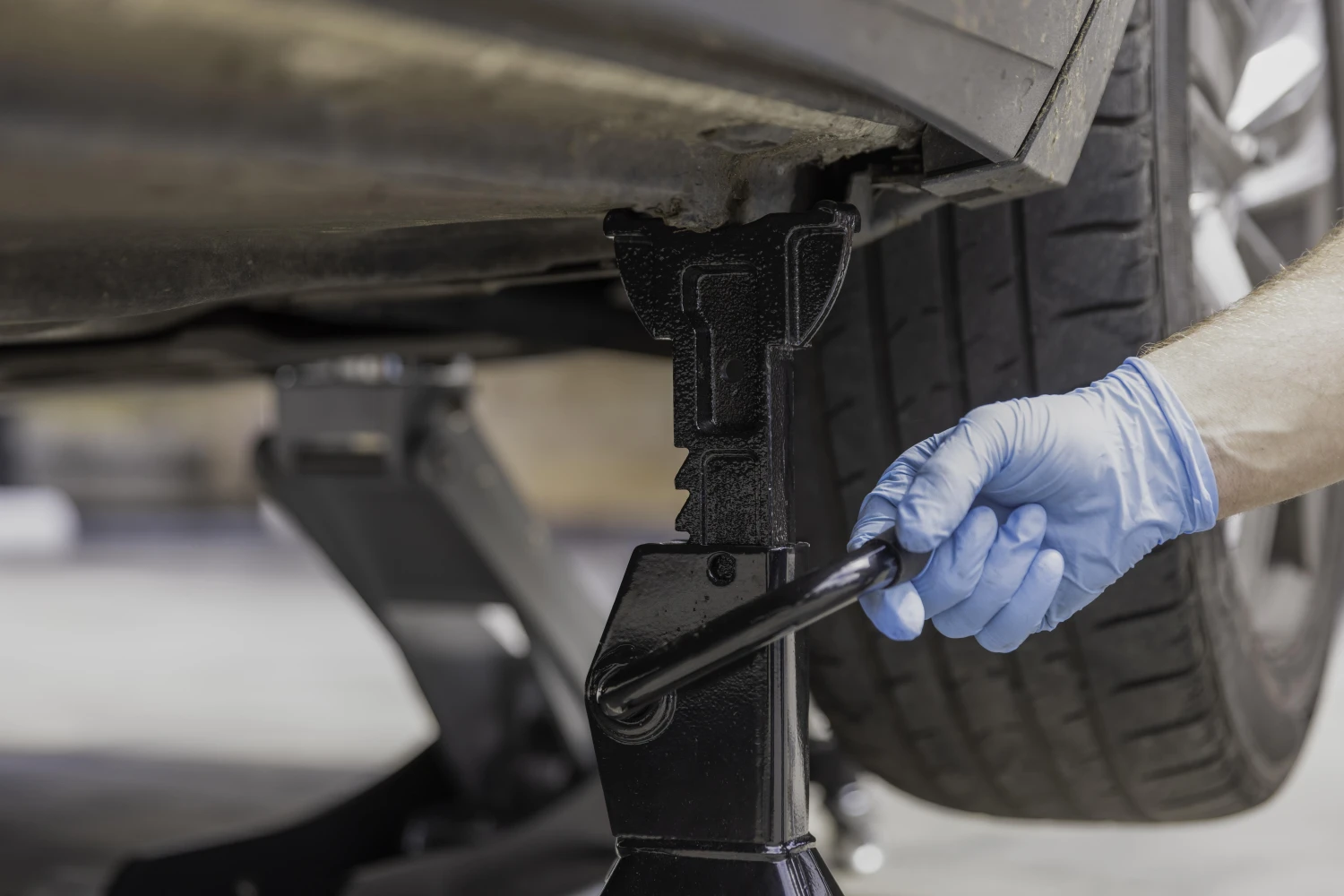 Halfords Advanced 4 Tonne Magic Quick-Lift Jack Stands 5 Halfords Advanced 4 Tonne Magic Quick-Lift Jack Stands - Image 3