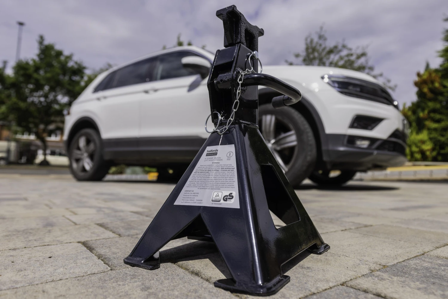 Halfords Advanced 4 Tonne Magic Quick-Lift Jack Stands 6 Halfords Advanced 4 Tonne Magic Quick-Lift Jack Stands - Image 4