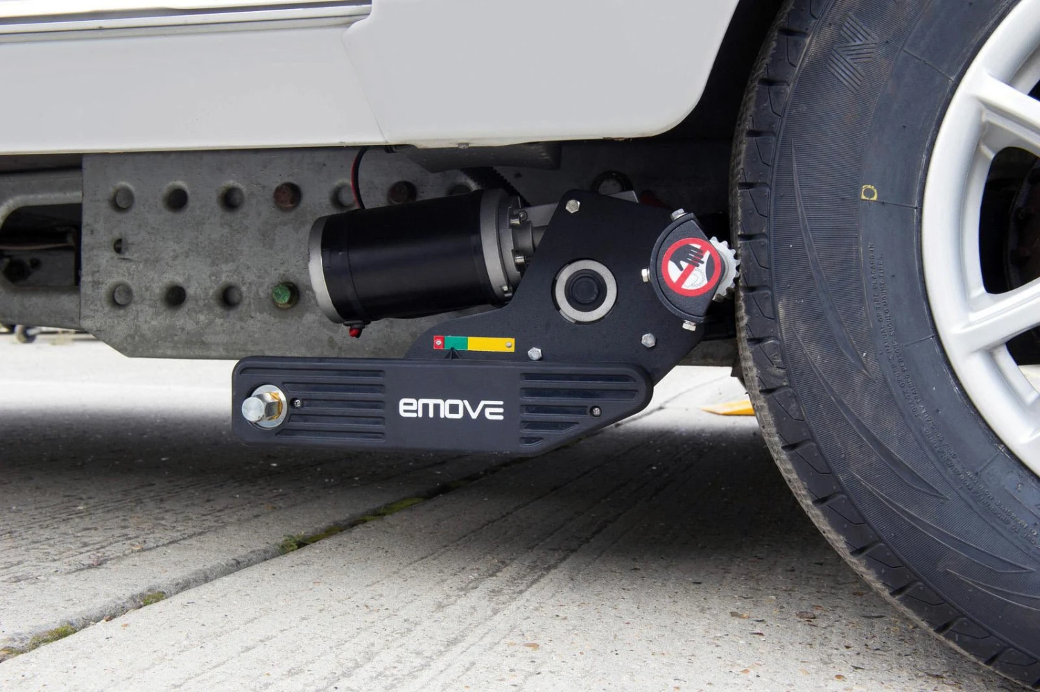 EM203 Chain Driven Caravan Mover 13 EM203 Chain Driven Caravan Mover - Image 11