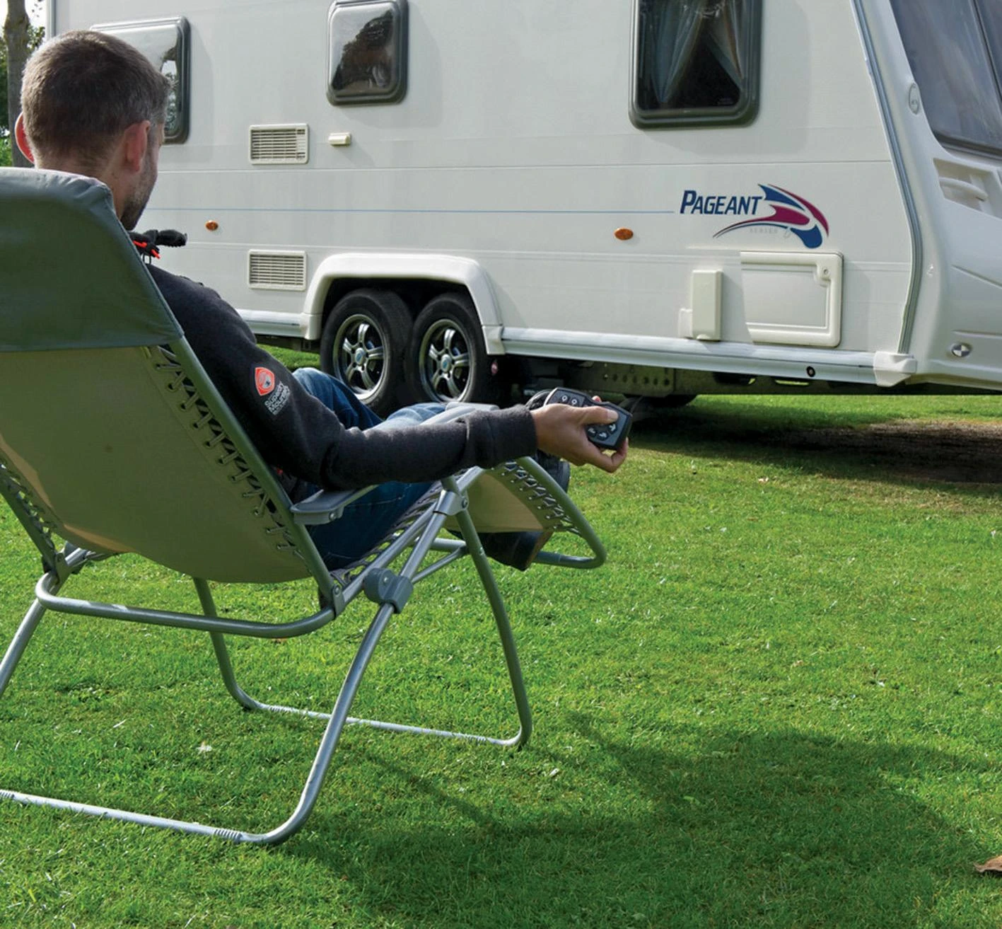 EM305 Heavy Duty Automatic Gear Driven Caravan Mover 6 EM305 Heavy Duty Automatic Gear Driven Caravan Mover - Image 4