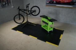 R-Tile8pc Dovetail 5mm Floor Mats - Black, 51cm Squared -Auto Parts Store 577030d