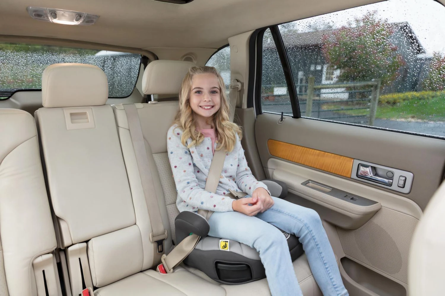 Graco Eversure™ Lite R129 Backless Booster Seat - Navy 7 Graco Eversure™ Lite R129 Backless Booster Seat - Navy - Image 5